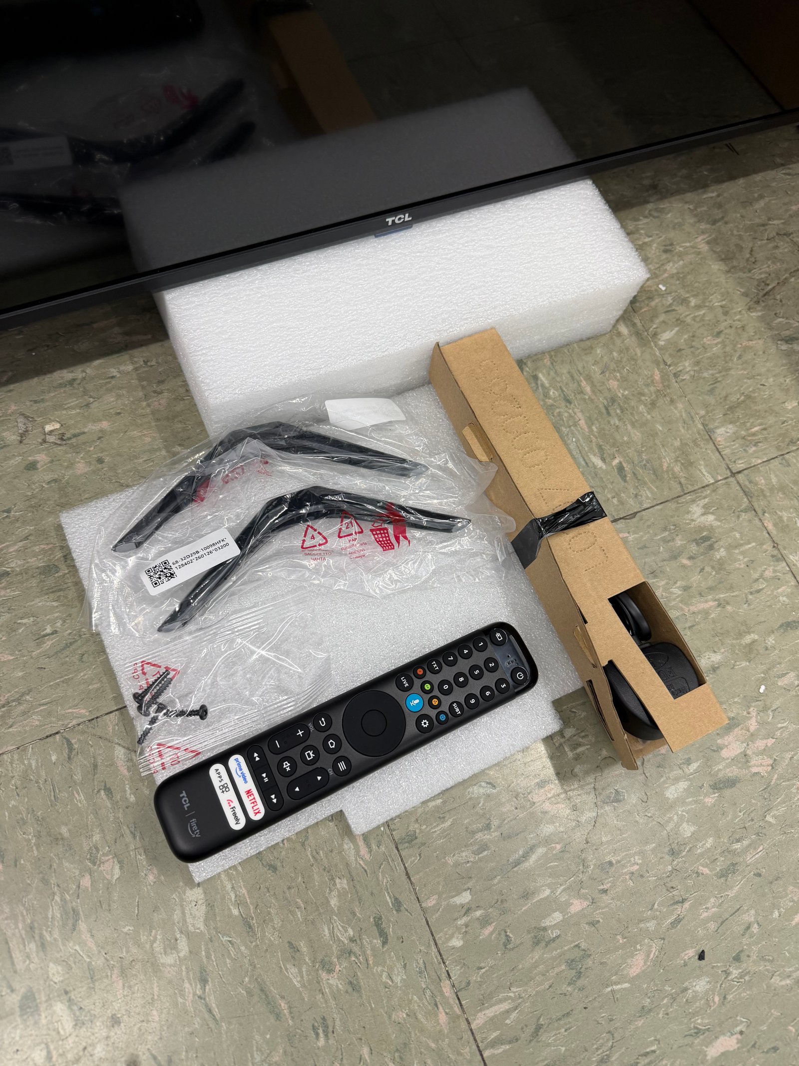 TCL 32